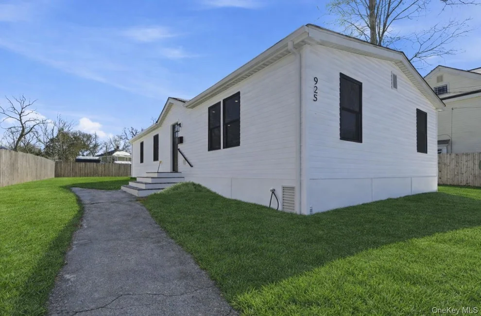 Unit for sale at 923 E Main Street, Riverhead, NY 11901