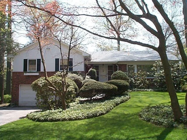 Unit for sale at 42A Cedar Dr, North Hempstead, NY 11021
