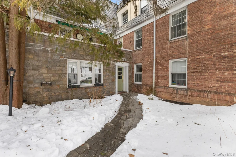 Unit for sale at 74 Pinewood Road, Greenburgh, NY 10530