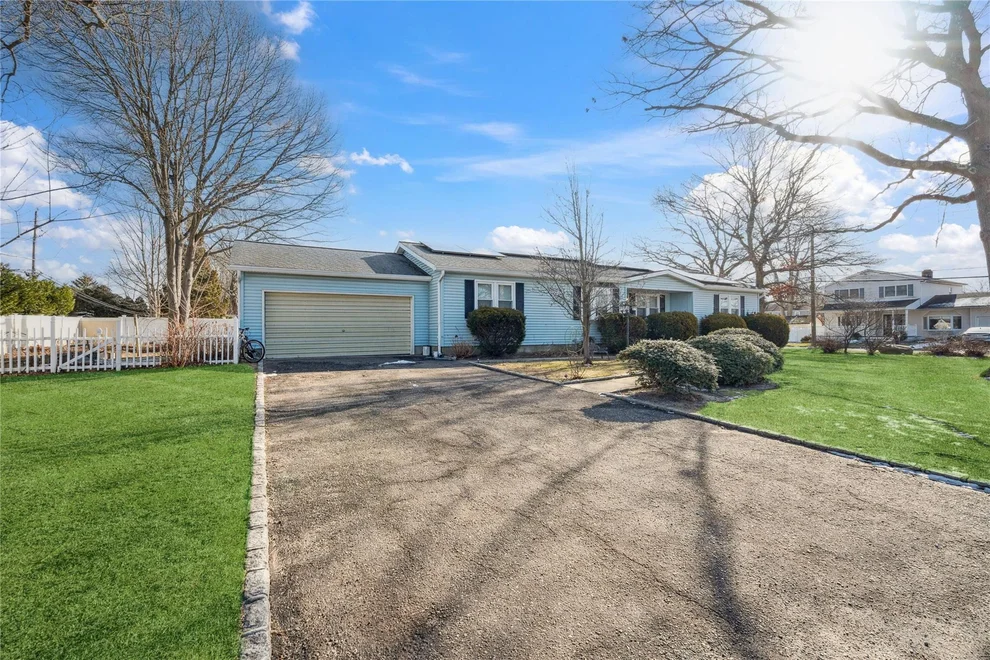 Unit for sale at 801 Coates Avenue, Islip, NY 11741