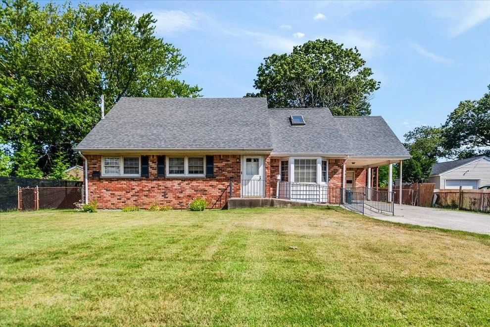 Unit for sale at 305 Manhattan Boulevard, Islip, NY 11752