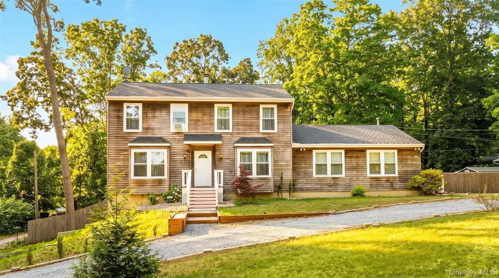 Unit for sale at 370 S Country Road, Brookhaven, NY 11719
