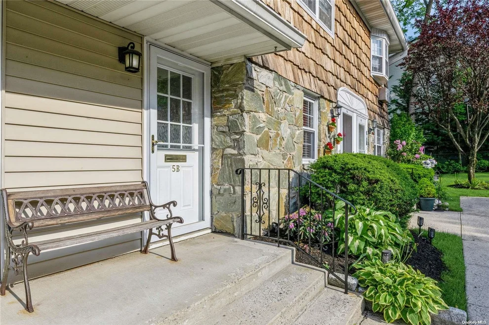 Unit for sale at 1 Anchorage Lane, Oyster Bay, NY 11771