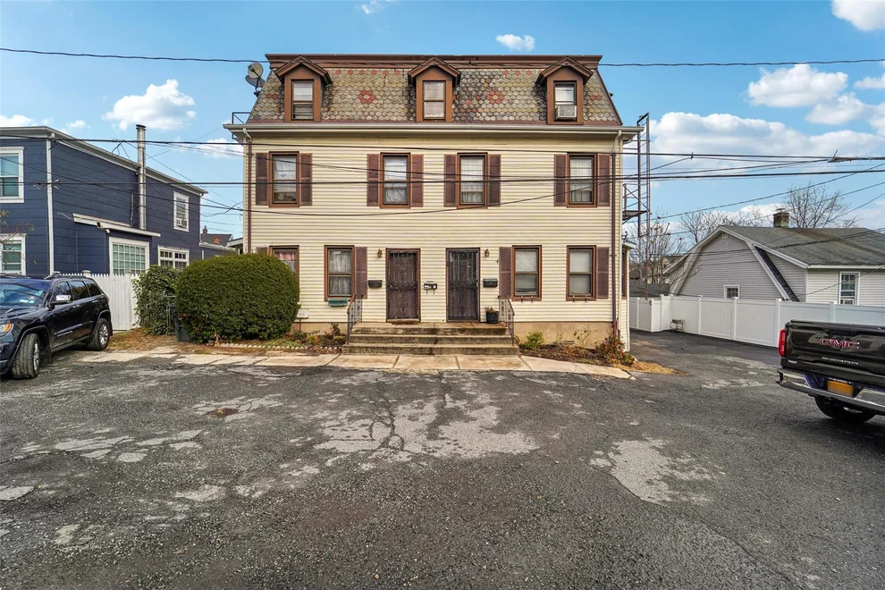 Unit for sale at 8 Ridgeview Place, Rye Town, NY 10573