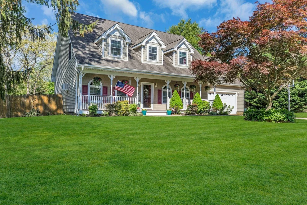 Unit for sale at 614 Spruce Avenue, Islip, NY 11782