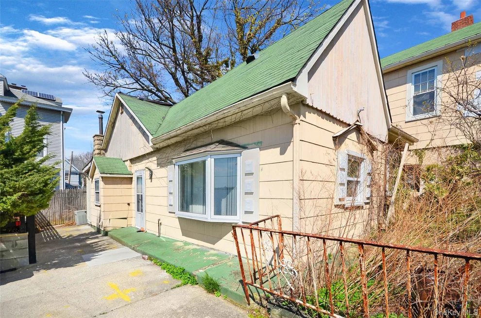 Unit for sale at 99 Rochelle Street, New York, NY 10464