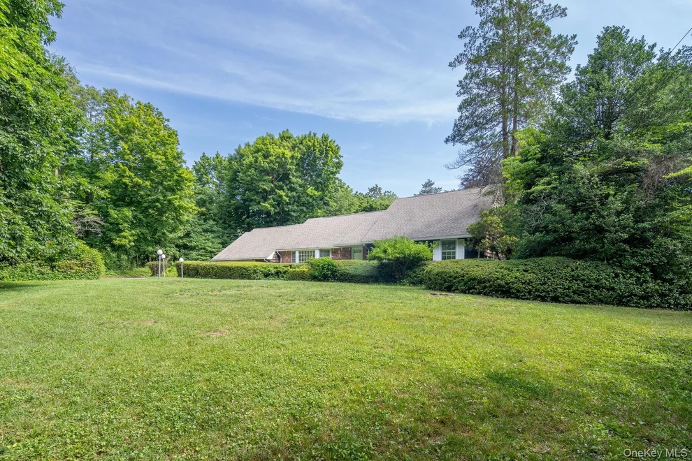Unit for sale at 209 Southdown Road, Huntington, NY 11743
