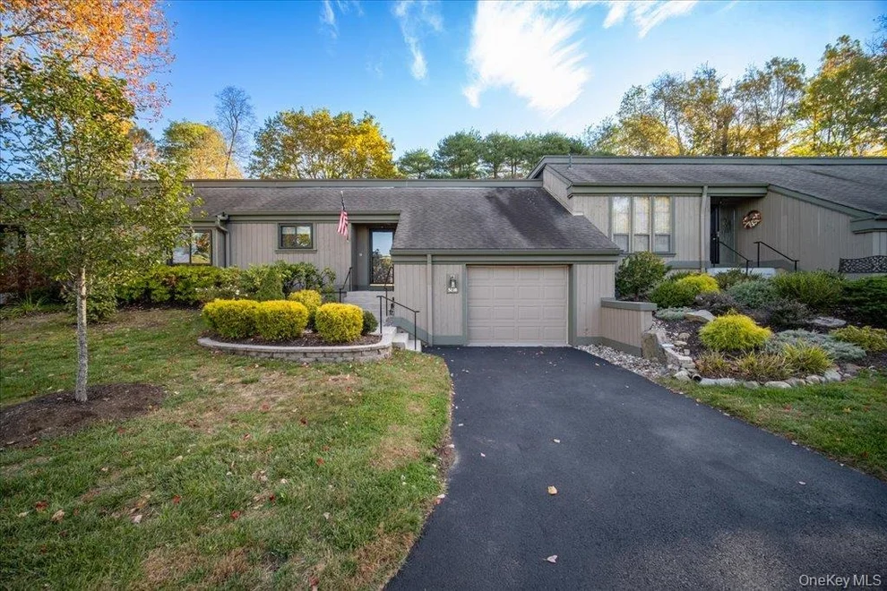 Unit for sale at 523 Heritage Hills, Somers, NY 10589
