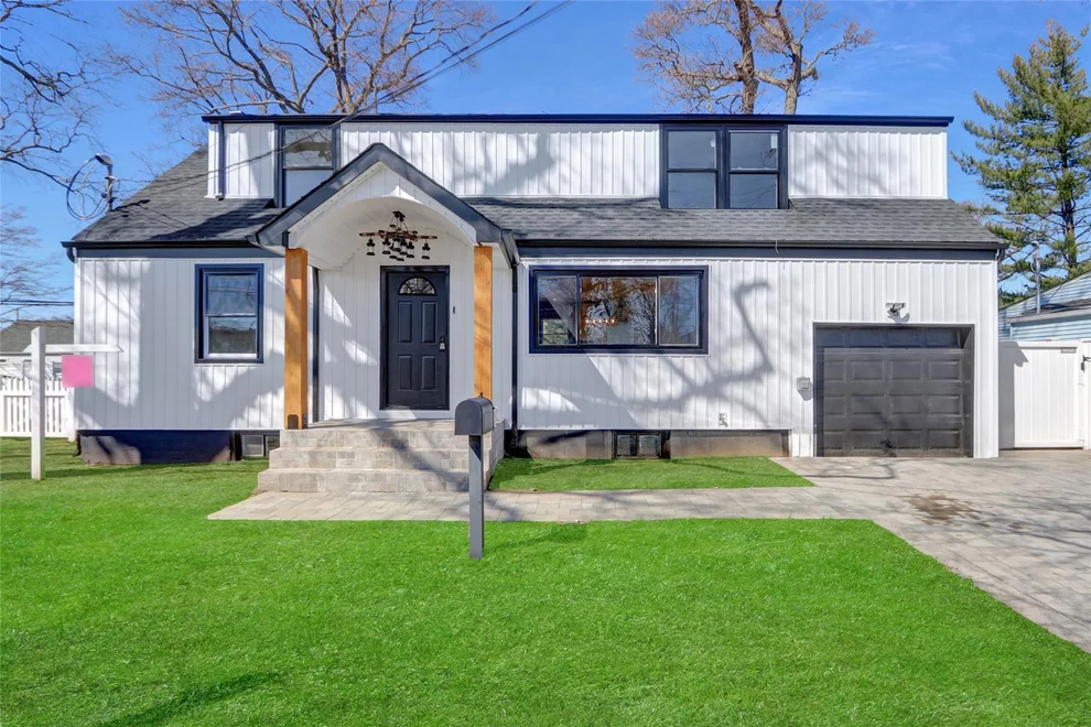 Unit for sale at 145 Reiss Avenue, Oyster Bay, NY 11762