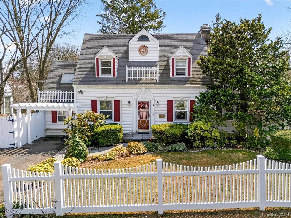 Unit for sale at 7 Winthrop Lane, Greenburgh, NY 10583