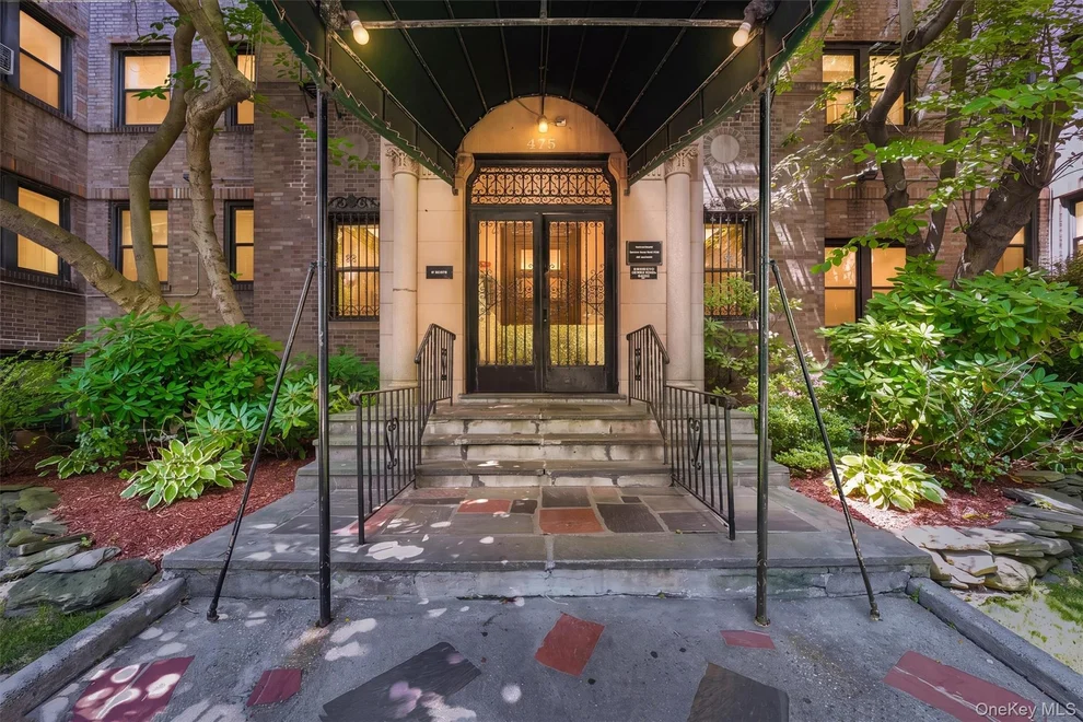 Unit for sale at 475 Bronx River Road, Yonkers, NY 10704