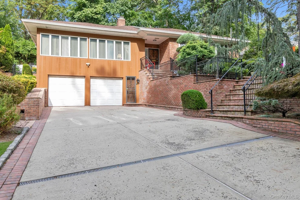Unit for sale at 1 Crystal Drive, North Hempstead, NY 11021