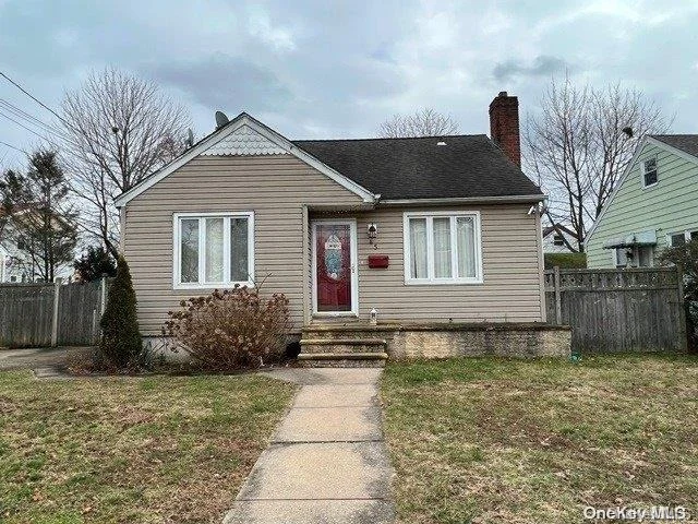 Unit for sale at 45 James Street, Oyster Bay, NY 11801