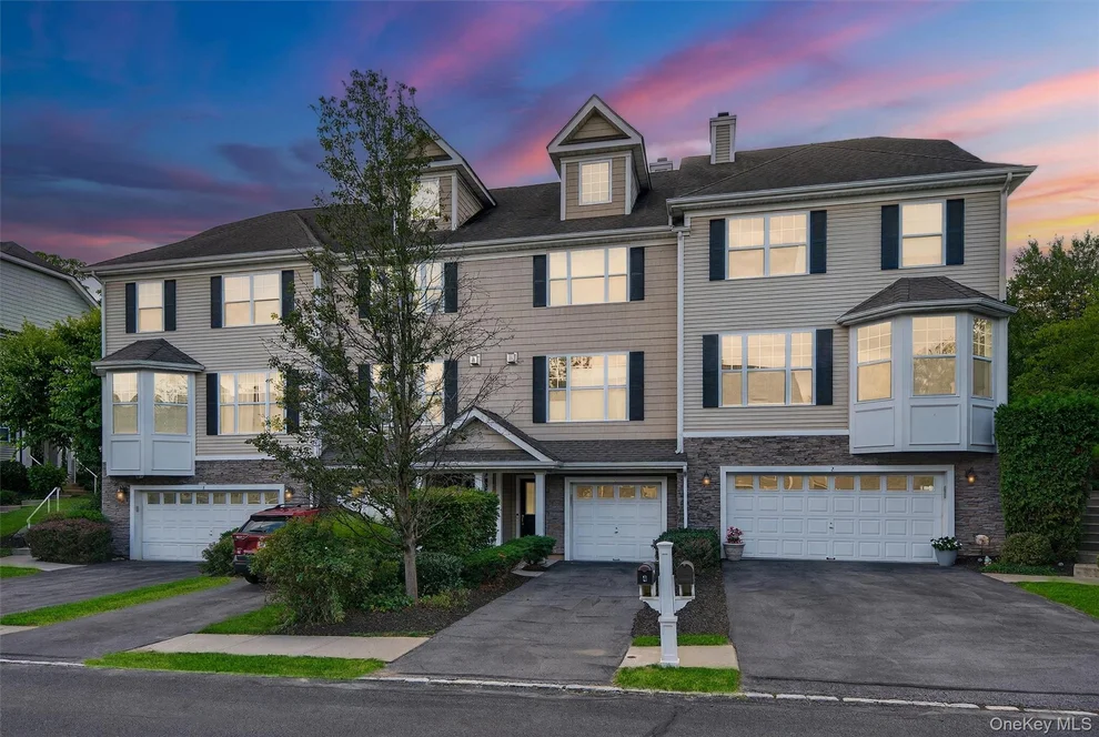 Unit for sale at 4 Putters Way, Wallkill, NY 10940