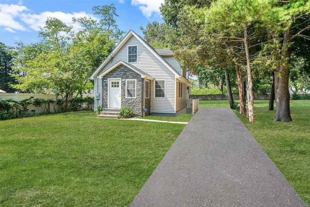 Unit for sale at 255 Ocean Avenue, Islip, NY 11717