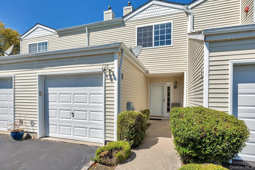 Unit for sale at 125 Farm House Court, Brookhaven, NY 11949