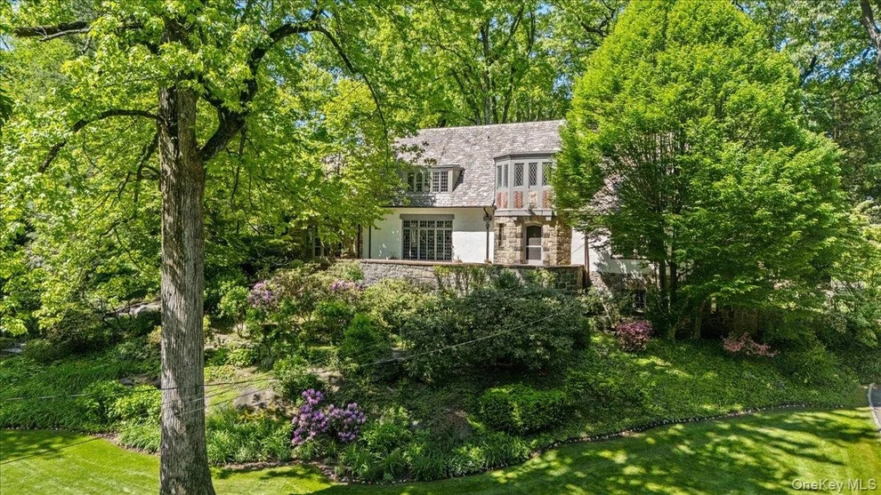 Unit for sale at 8 South Drive, Mamaroneck, NY 10538