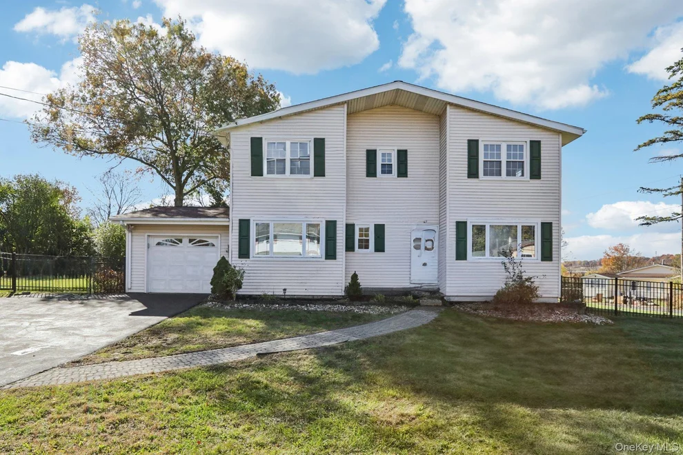 Unit for sale at 13 Wedgewood Drive, Goshen, NY 10924