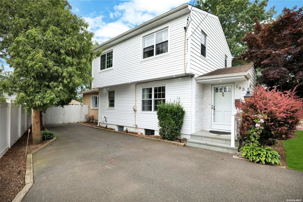 Unit for sale at 195 3rd Street, Oyster Bay, NY 11801