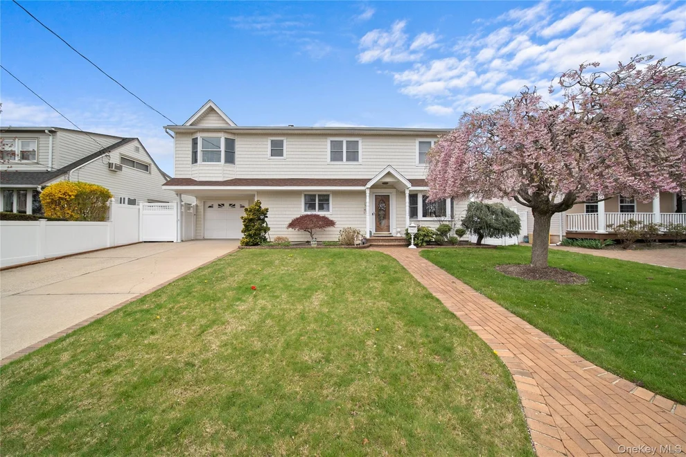 Unit for sale at 312 Ocean Avenue, Oyster Bay, NY 11762