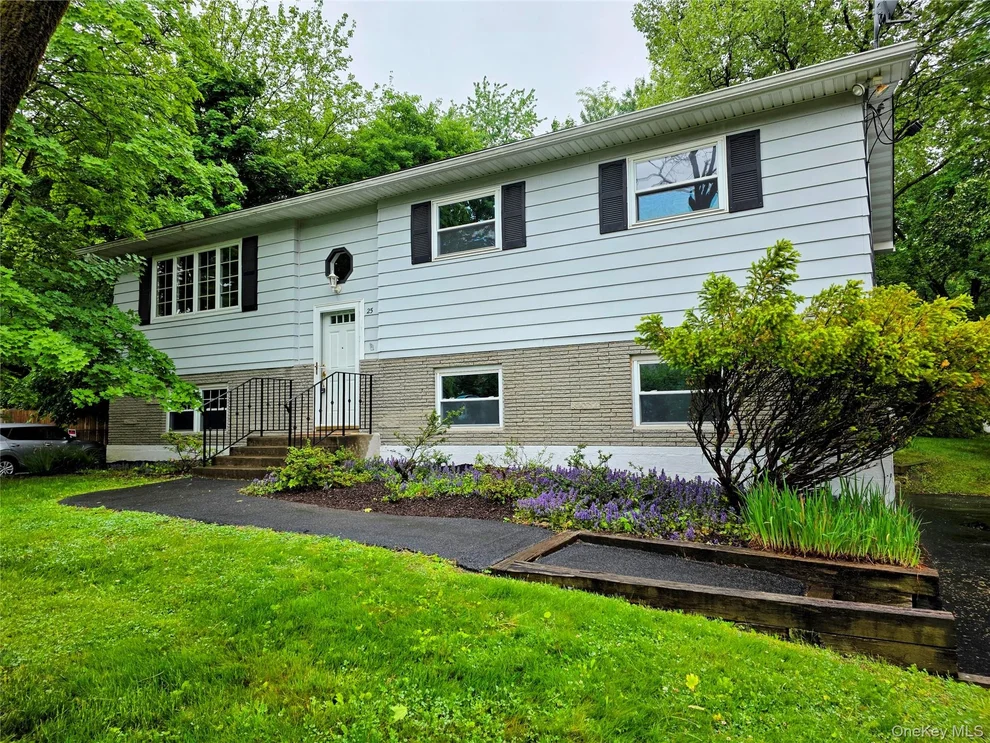 Unit for sale at 25 Oakwood Drive, Poughkeepsie (Town), NY 12590