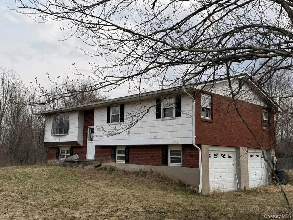 Unit for sale at 6 Stokes Lane, Gardiner, NY 12525