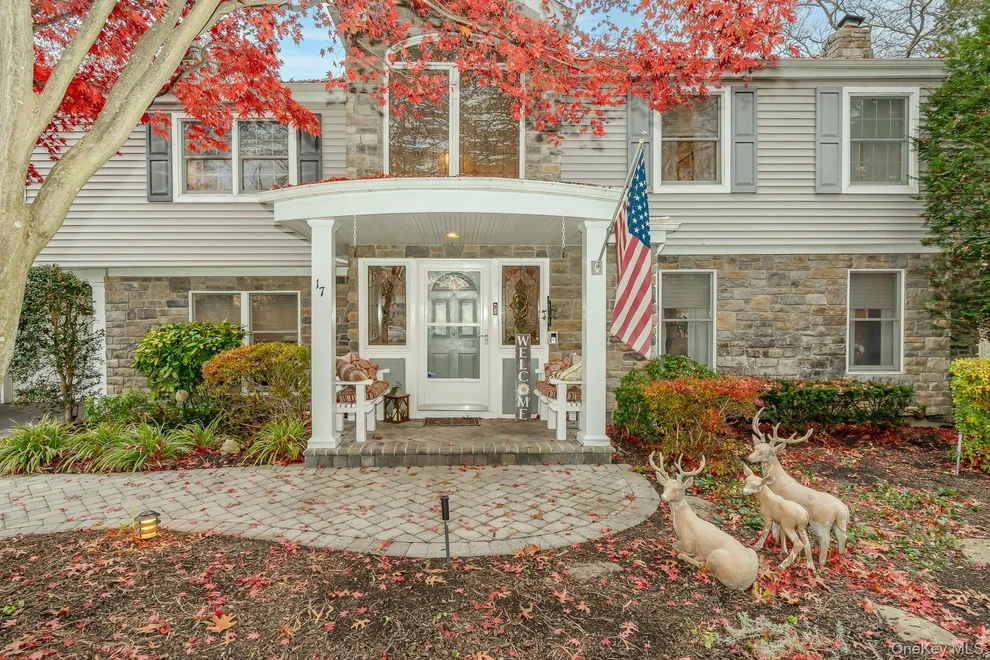 Unit for sale at 17 Thide Court, Smithtown, NY 11787