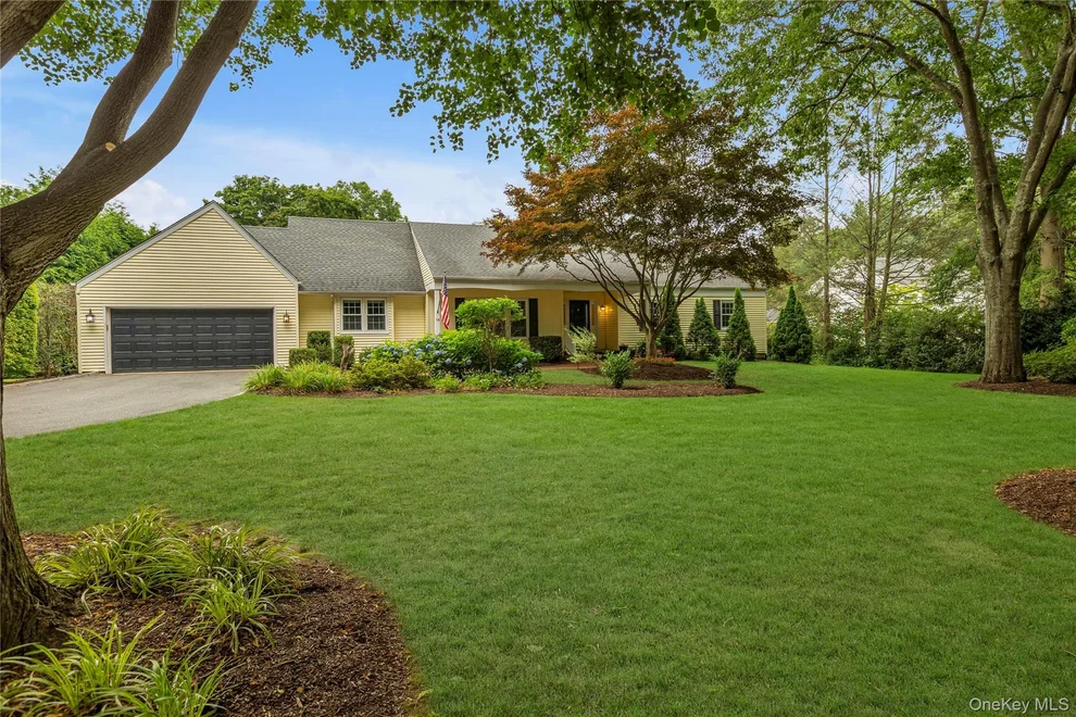 Unit for sale at 16 Makanna Drive, Huntington, NY 11743