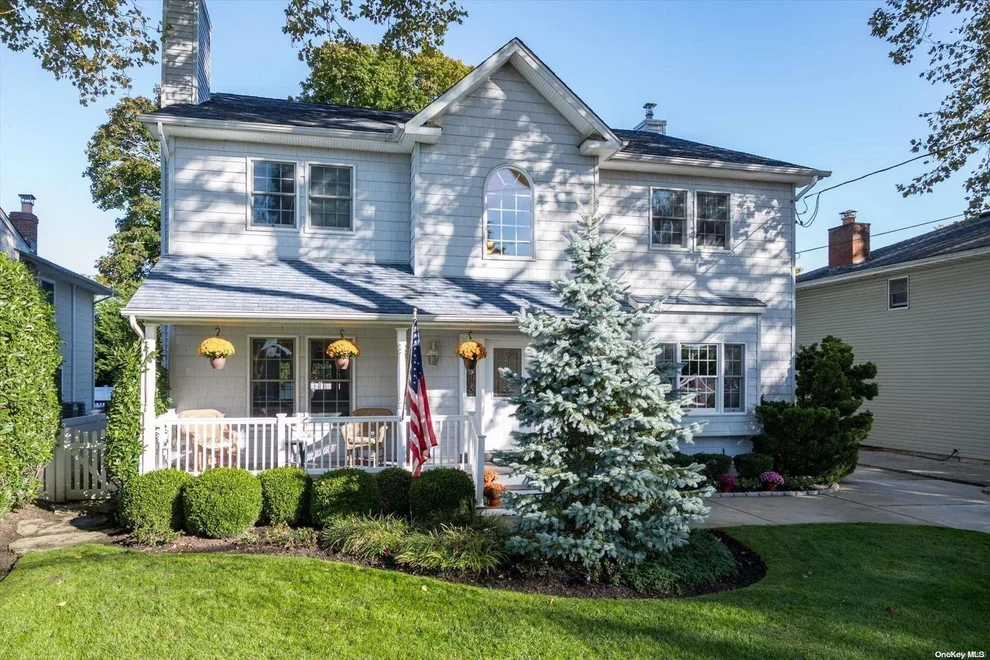 Unit for sale at 27 Adam Road W, Oyster Bay, NY 11758