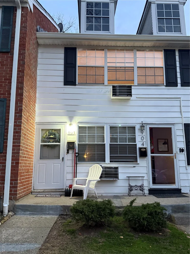 Unit for sale at 903 Towne House Village, Islip, NY 11749