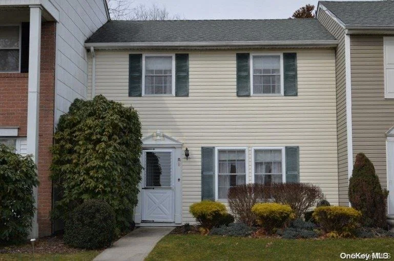 Unit for sale at 8 Norfolk Court, Brookhaven, NY 11727