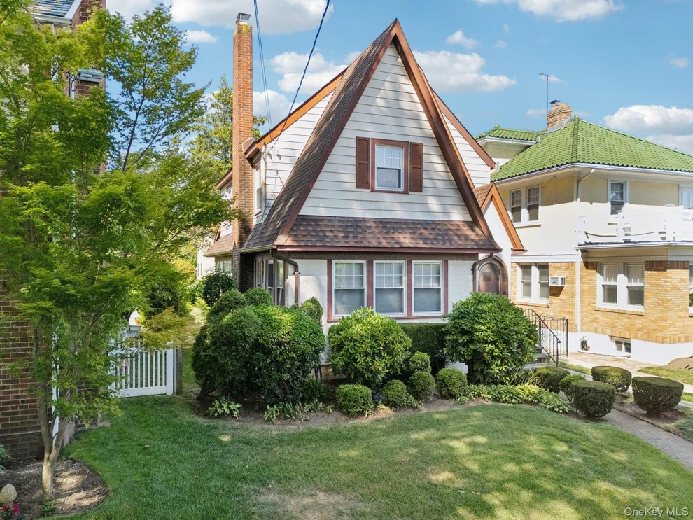 Unit for sale at 161 Cherry Street, Hempstead, NY 11001