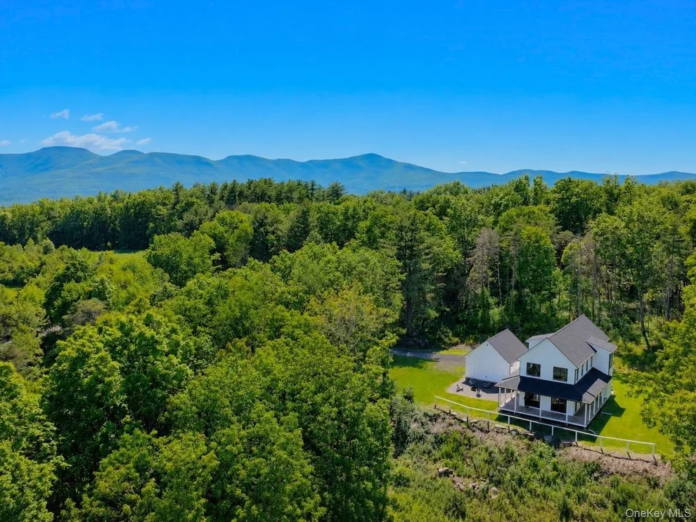 Unit for sale at 720 Sunny Hill Road, Greenville, NY 12083