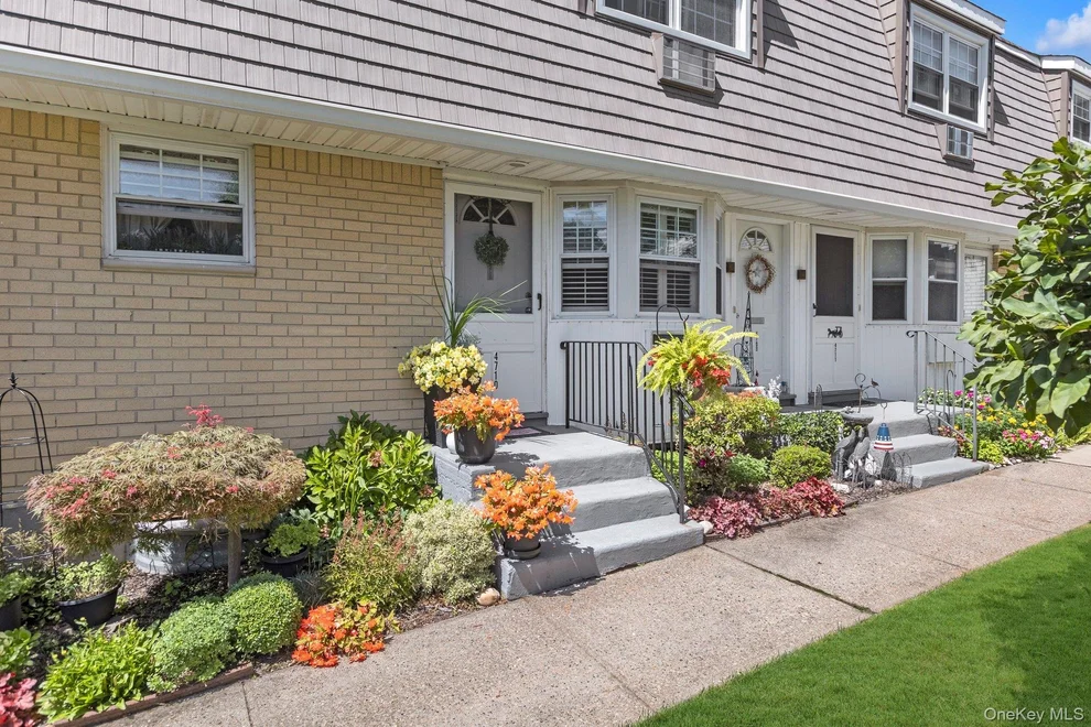 Unit for sale at 4710 Wilshire Lane, Islip, NY 11769