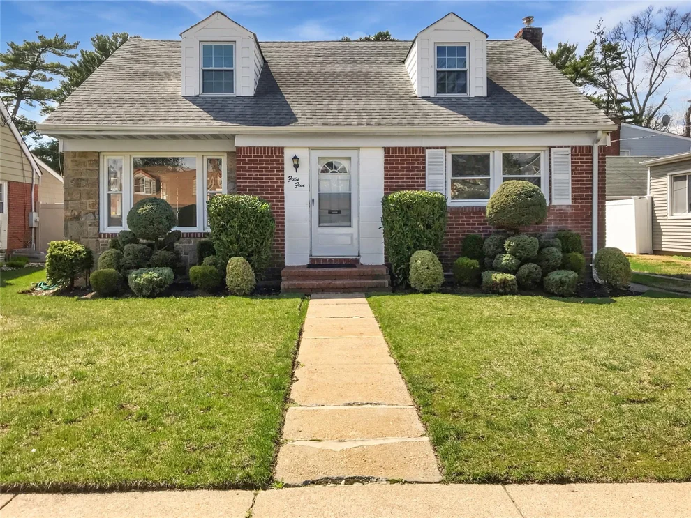 Unit for sale at 55 Martin Avenue, Hempstead, NY 11550