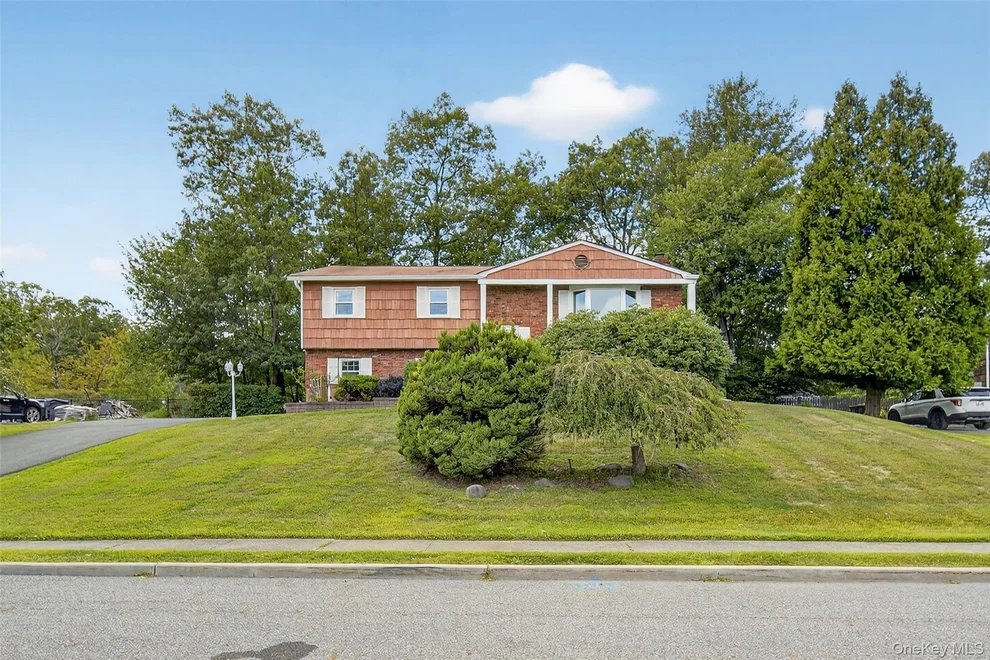 Unit for sale at 27 Jefferson Street, Woodbury, NY 10930