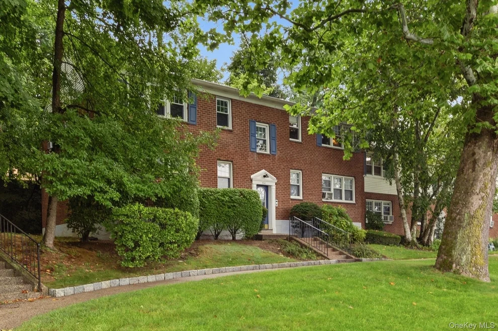Unit for sale at 154 Underhill Avenue, Harrison, NY 10604