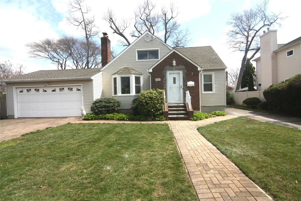 Unit for sale at 1985 Russell Street, Hempstead, NY 11710