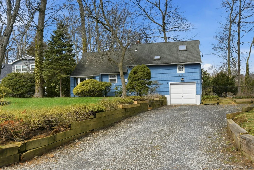 Unit for sale at 3 Tappen Drive, Huntington, NY 11747