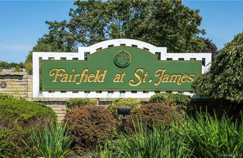 Unit for sale at 401 Cabot Court E, Smithtown, NY 11780