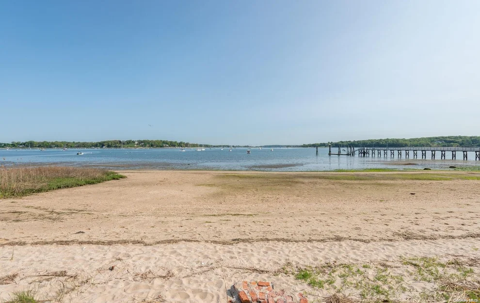 Unit for sale at Harbor Road, Oyster Bay, NY 11771