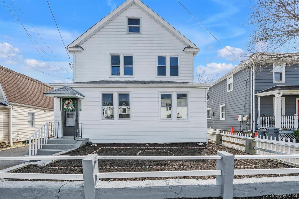 Unit for sale at 31 Walters Avenue, Oyster Bay, NY 11791