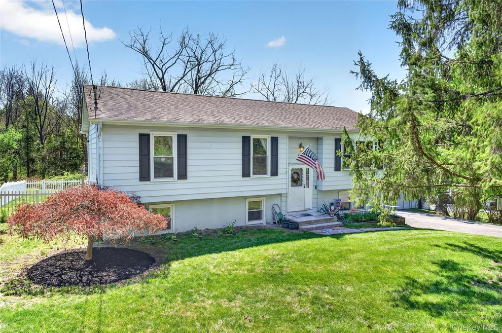 Unit for sale at 58 Farries Avenue, Warwick (Town), NY 10921