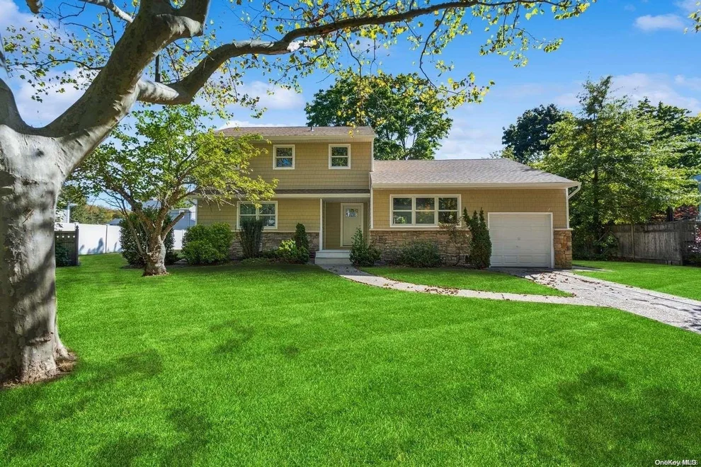 Unit for sale at 6 Breton Avenue, Huntington, NY 11747