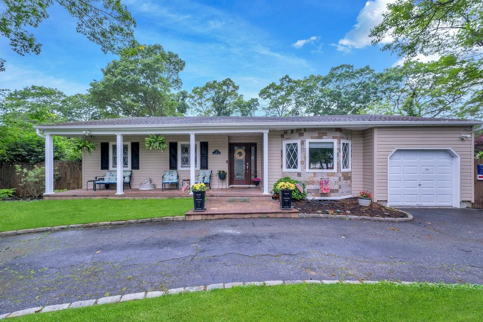 Unit for sale at 8 Franklin Avenue, Brookhaven, NY 11763