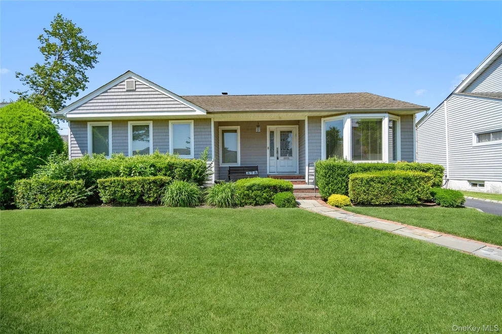 Unit for sale at 678 Carlyle Avenue, Hempstead, NY 11010