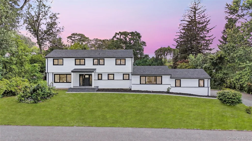 Unit for sale at 14 Lakeville Drive, North Hempstead, NY 11576