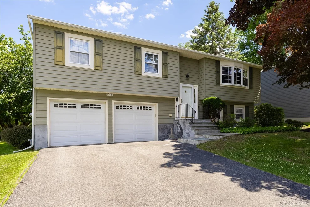 Unit for sale at 86 Keats Drive, New Windsor, NY 12553