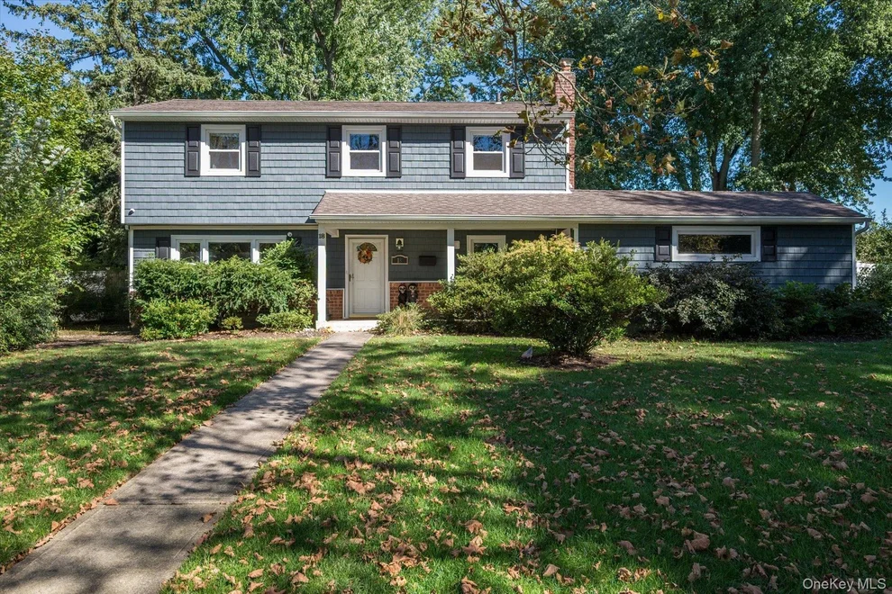 Unit for sale at 18 Meadow Lark Drive, Huntington, NY 11731