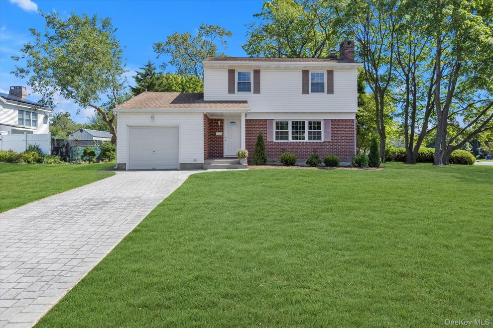 Unit for sale at 1 Spencer Way, Smithtown, NY 11754
